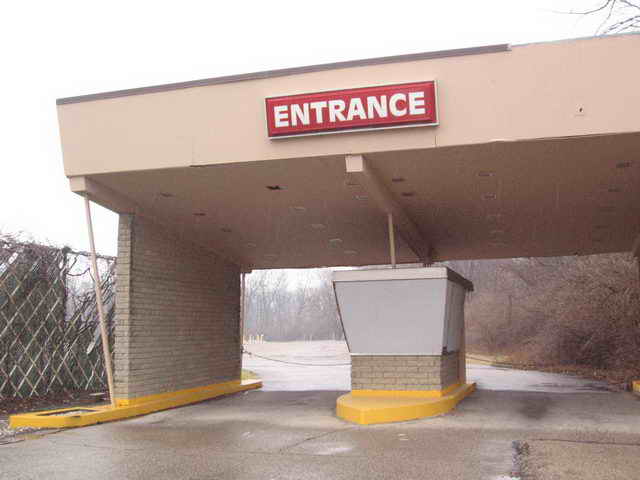Skyborn Drive-In - 2006 Photo